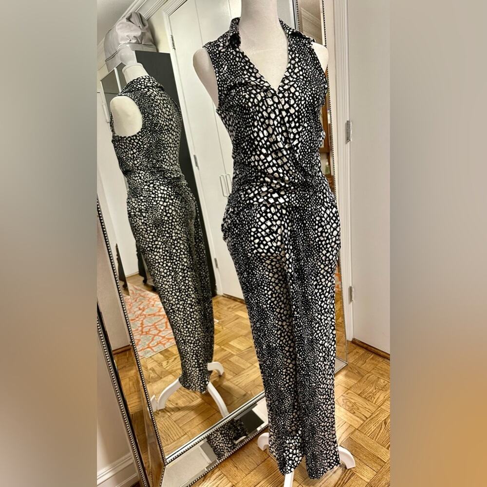 Tart black & White print sleeveless jumpsuit w/ side pockets,cross front, Small